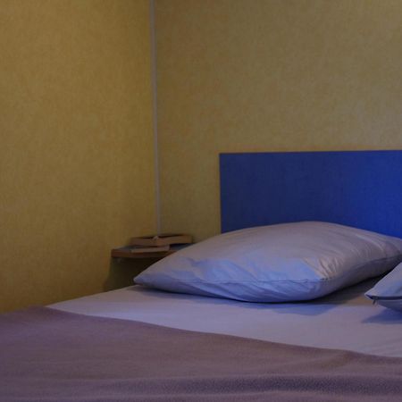 Camping La Bergerie 호텔 La Chapelle-Achard 객실 사진