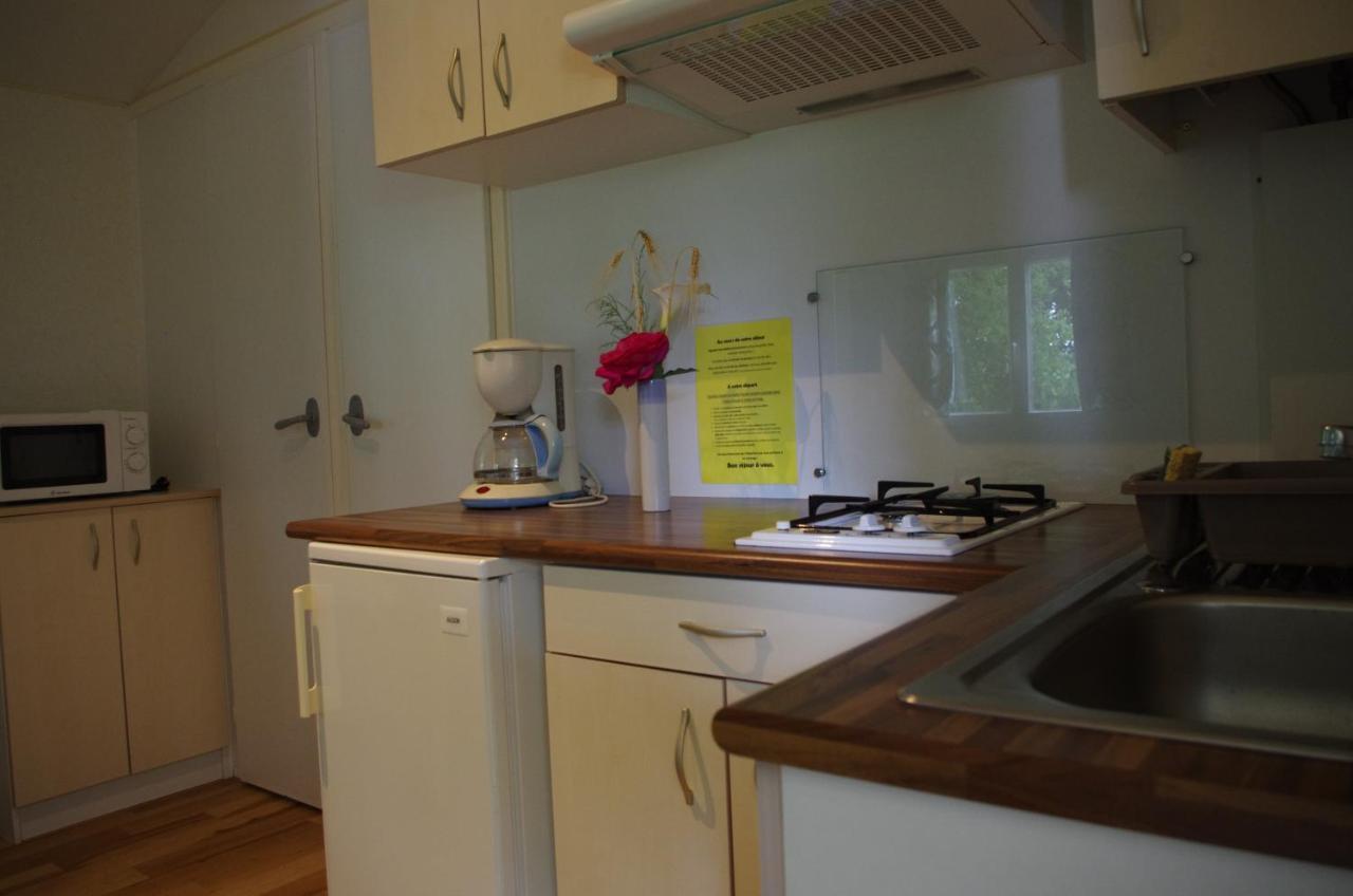 Camping La Bergerie 호텔 La Chapelle-Achard 객실 사진