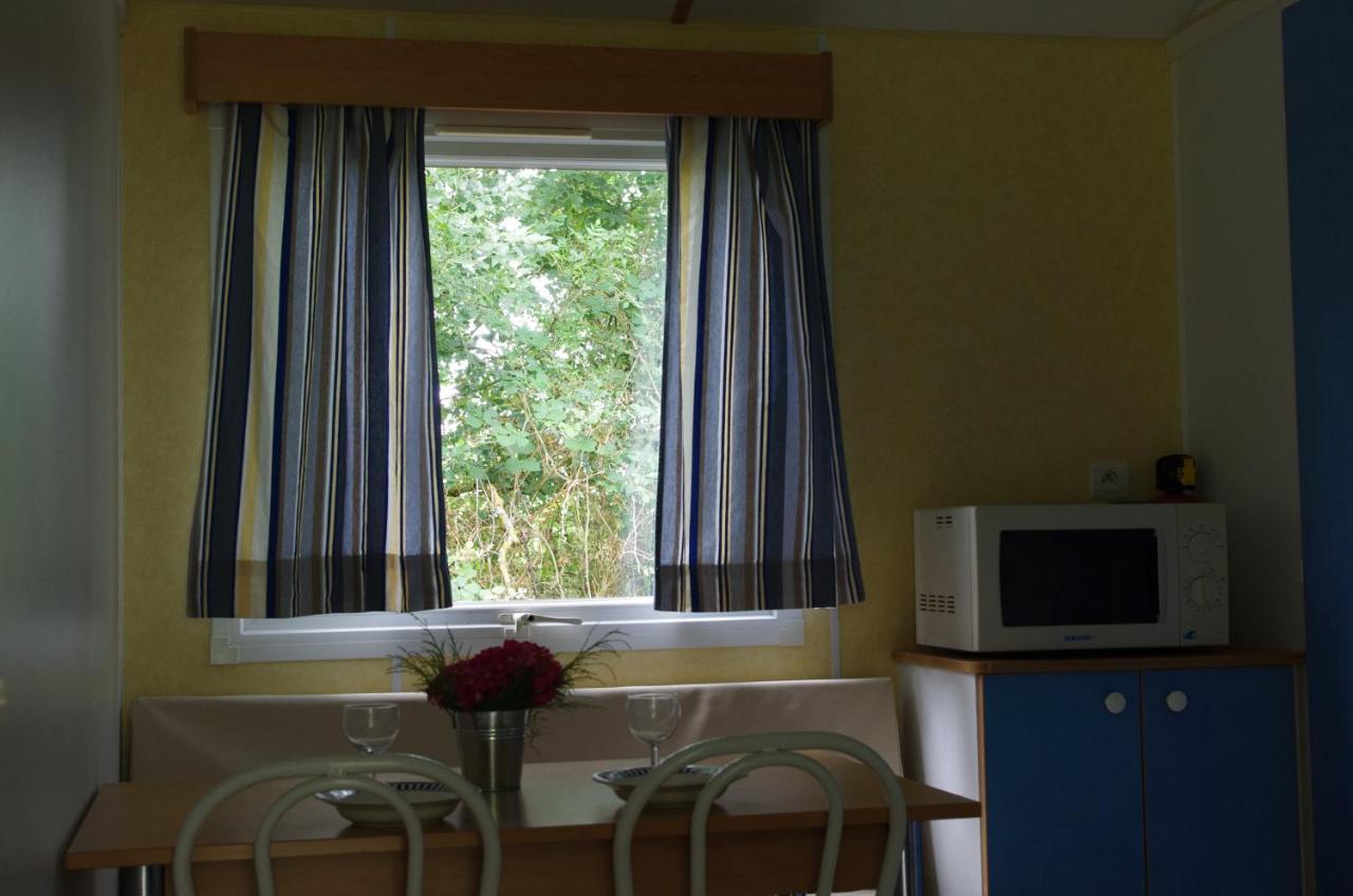Camping La Bergerie 호텔 La Chapelle-Achard 객실 사진